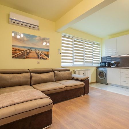 Top Location Central New & Spacious 3 Bdr Apt Medical Academy Sofia Ngoại thất bức ảnh