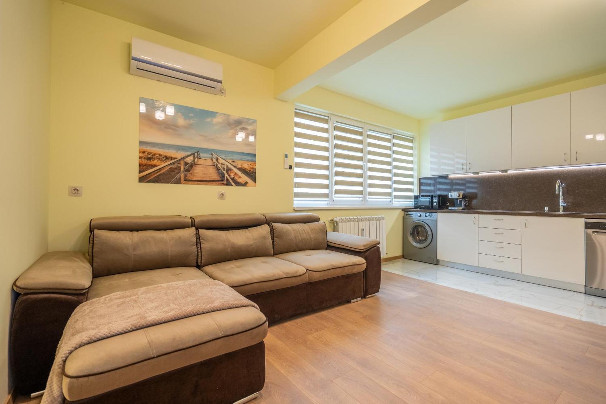 Top Location Central New & Spacious 3 Bdr Apt Medical Academy Sofia Ngoại thất bức ảnh