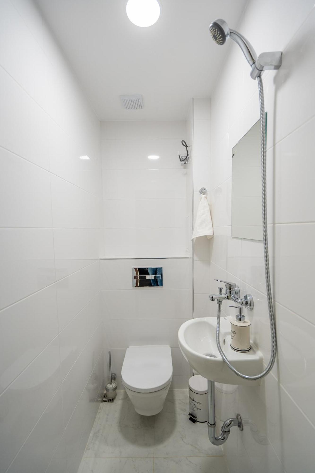 Top Location Central New & Spacious 3 Bdr Apt Medical Academy Sofia Ngoại thất bức ảnh