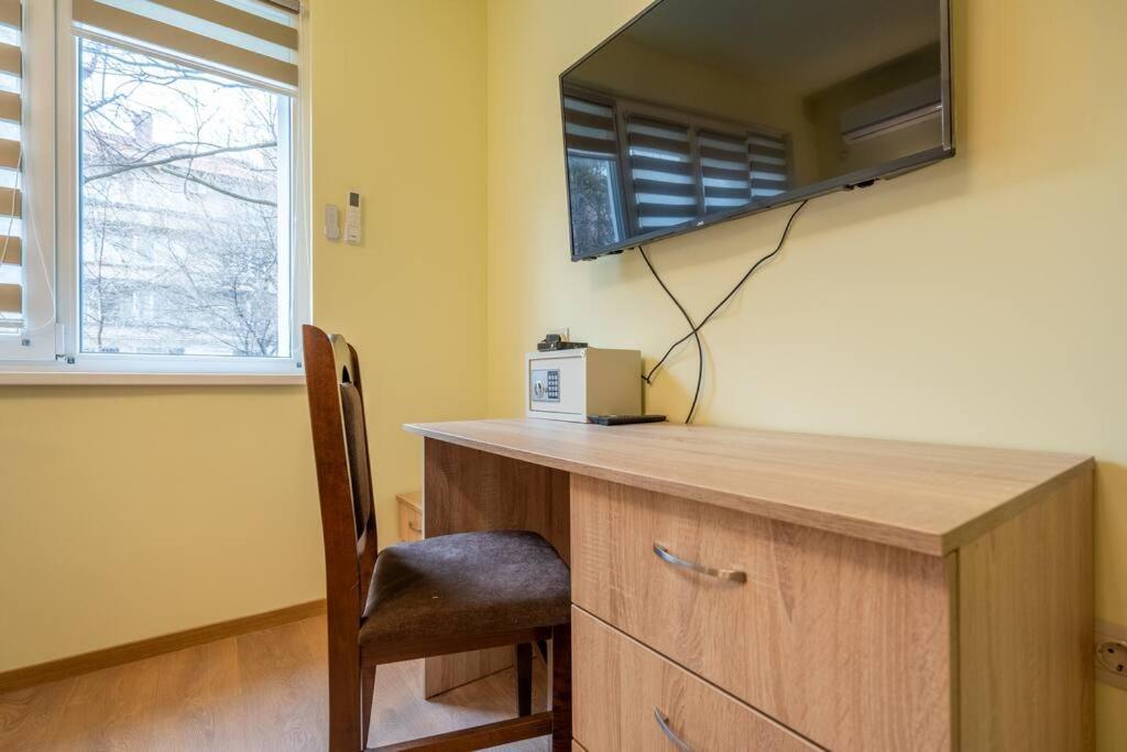 Top Location Central New & Spacious 3 Bdr Apt Medical Academy Sofia Ngoại thất bức ảnh