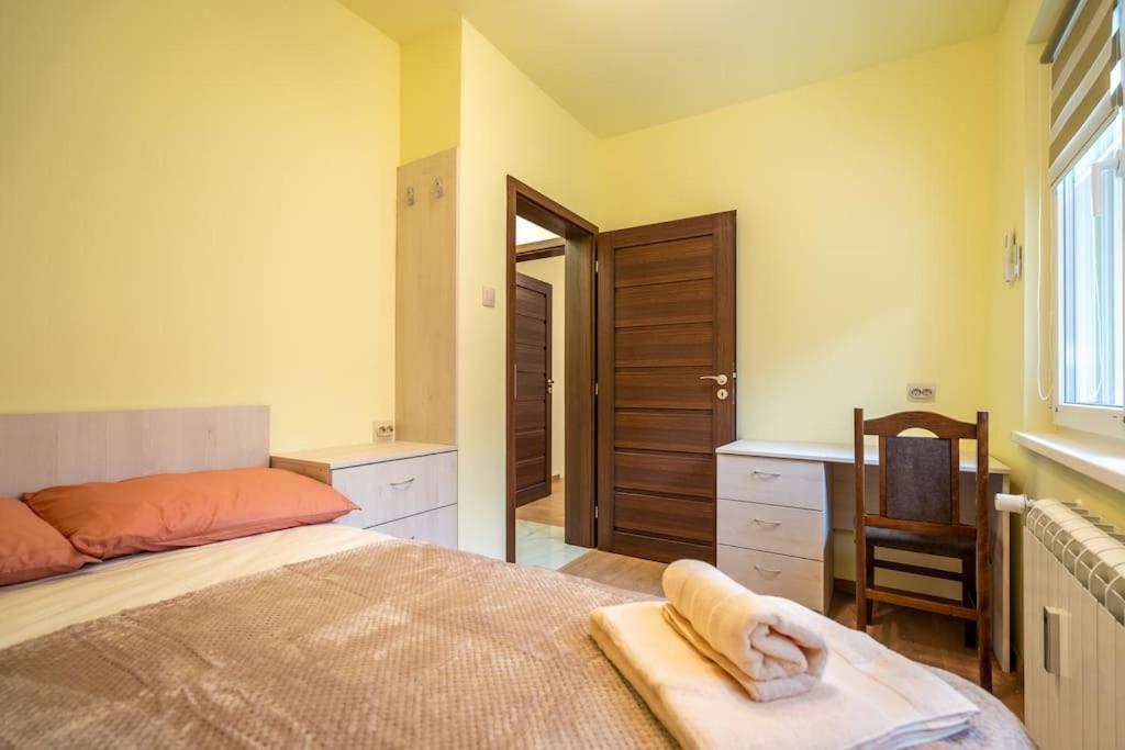 Top Location Central New & Spacious 3 Bdr Apt Medical Academy Sofia Ngoại thất bức ảnh
