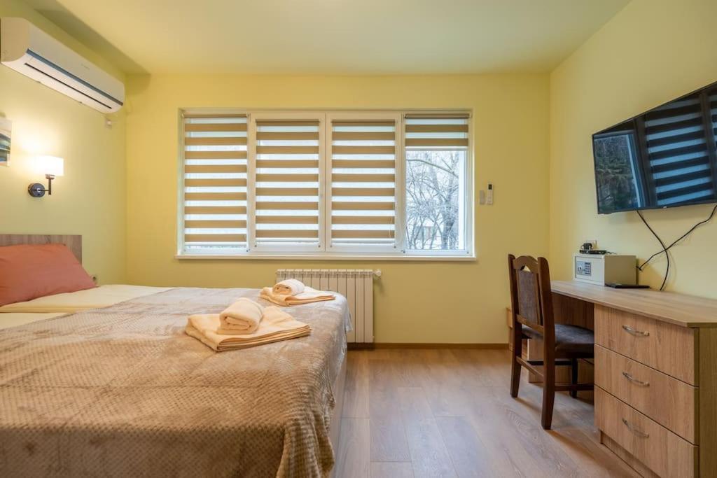 Top Location Central New & Spacious 3 Bdr Apt Medical Academy Sofia Ngoại thất bức ảnh